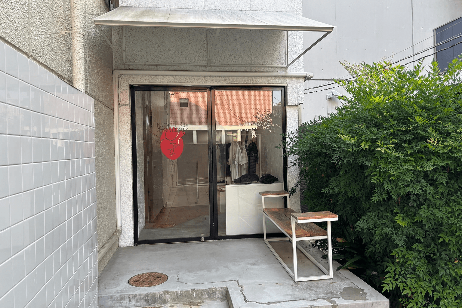 建物, 座る, テーブル, 大きい が含まれている画像
AI 生成コンテンツは誤りを含む可能性があります。